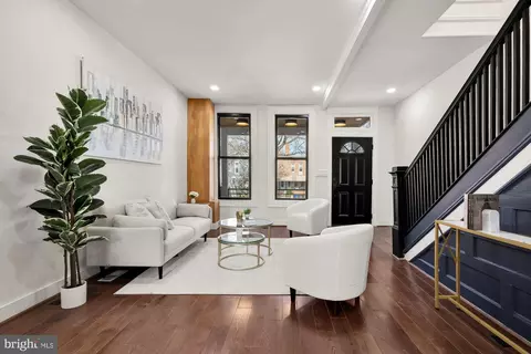 Living - 517 K St NE, Washington, DC 20002 photo 2 of 3