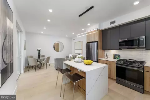1112 6th St NW #6, Washington, DC 20001