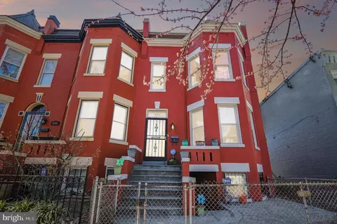 608 7th St NE, Washington, DC 20002