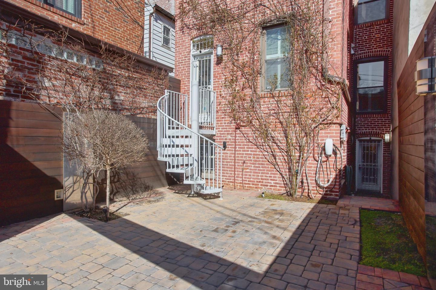 Exterior - 1309 E Capitol St SE, Washington, DC 20003 photo 4 of 7