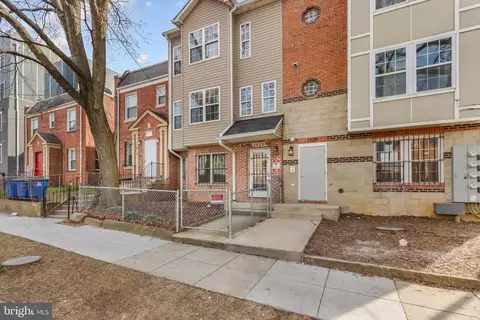 1611 T St SE #3, Washington, DC 20020