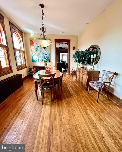 Dining - 1100 E Street St NE, Washington, DC 20002 photo 3 of 7