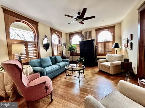 Living - 1100 E Street St NE, Washington, DC 20002 photo 3 of 10