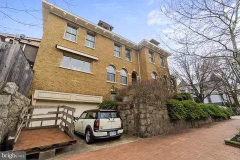 Exterior - 1100 E Street St NE, Washington, DC 20002 photo 6 of 8