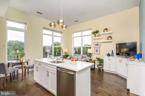 401 15th St SE #402, Washington, DC 20003