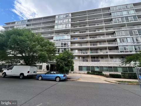 730 24th St NW #703, Washington, DC 20037