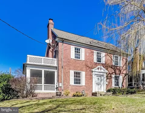 1355 Kalmia Rd NW, Washington, DC 20012