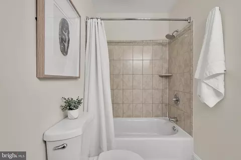 Bath - 1694 Kramer St NE, Washington, DC 20002 photo 3 of 3