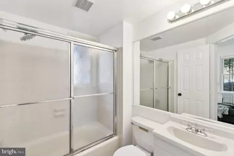 Bath - 4430 Hadfield Ln NW, Washington, DC 20007 photo 6 of 6