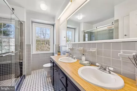 Bath - 4430 Hadfield Ln NW, Washington, DC 20007 photo 2 of 6