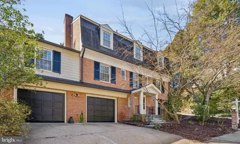 4430 Hadfield Ln NW, Washington, DC 20007