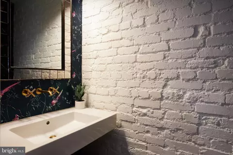 Bath - 913 7th St NE, Washington, DC 20002 photo 1 of 4