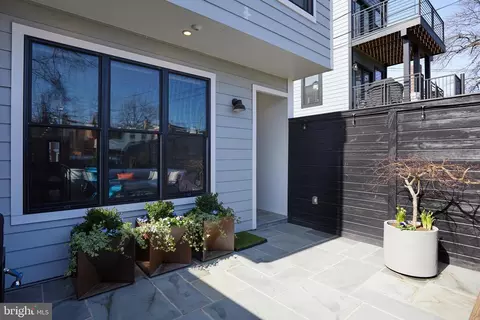 Exterior - 913 7th St NE, Washington, DC 20002 photo 7 of 12