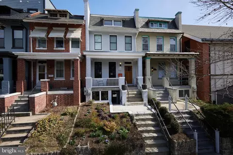 Exterior - 913 7th St NE, Washington, DC 20002 photo 1 of 12