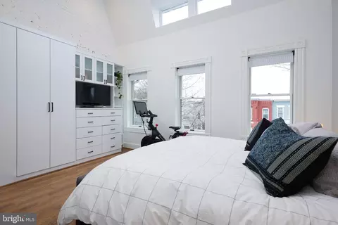Bedroom - 913 7th St NE, Washington, DC 20002 photo 2 of 7