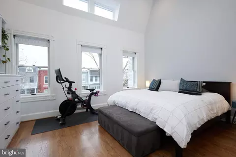 Bedroom - 913 7th St NE, Washington, DC 20002 photo 1 of 7