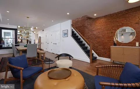 Living - 913 7th St NE, Washington, DC 20002 photo 3 of 10