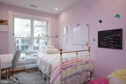 Bedroom - 913 7th St NE, Washington, DC 20002 photo 4 of 7