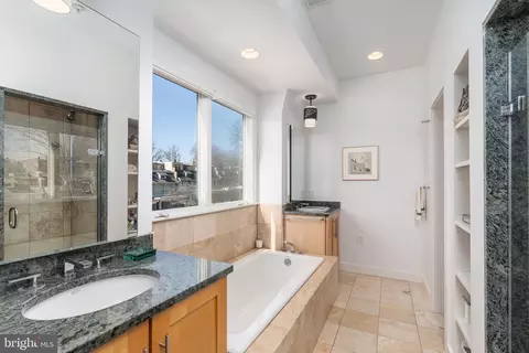Bath - 2139 Tunlaw Rd NW, Washington, DC 20007 photo 2 of 8