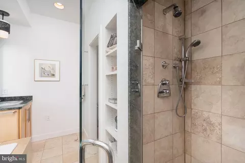 Bath - 2139 Tunlaw Rd NW, Washington, DC 20007 photo 4 of 8