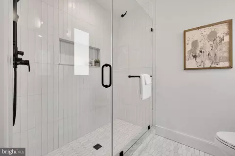 Bath - 2718 4th St NE #2, Washington, DC 20002 photo 3 of 6