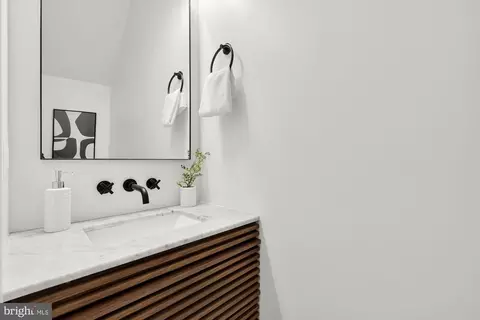 Bath - 2718 4th St NE #2, Washington, DC 20002 photo 1 of 6