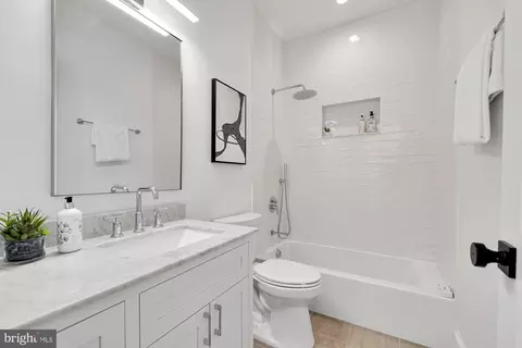 Bath - 2718 4th St NE #2, Washington, DC 20002 photo 4 of 6