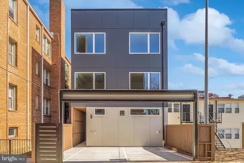 Exterior - 2718 4th St NE #2, Washington, DC 20002 photo 4 of 5