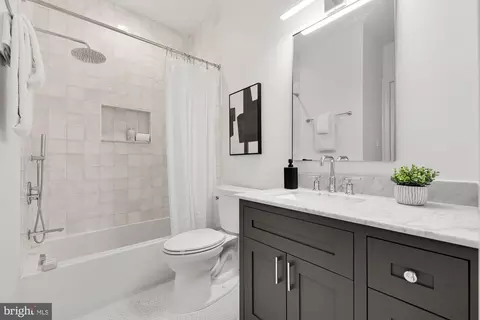 Bath - 2718 4th St NE #1, Washington, DC 20002 photo 4 of 6