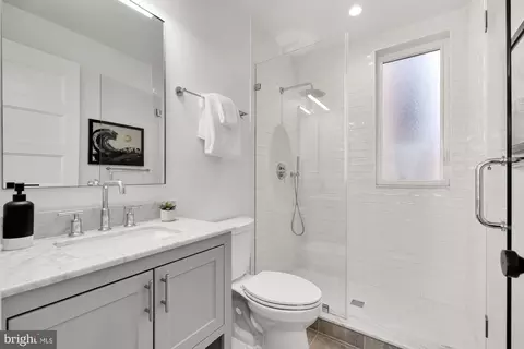 Bath - 2718 4th St NE #1, Washington, DC 20002 photo 2 of 6
