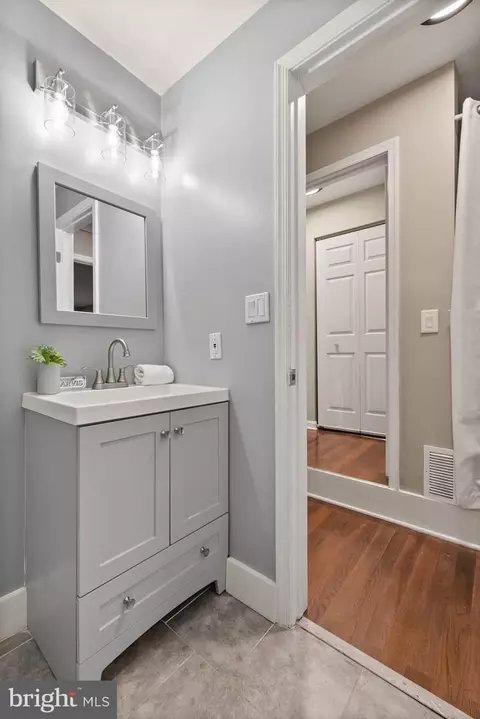 Bath - 1159 5th St NE, Washington, DC 20002 photo 4 of 5