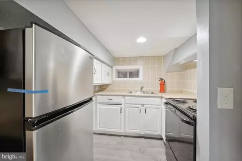 Kitchen - 735 Gresham Pl NW, Washington, DC 20001 photo 3 of 3