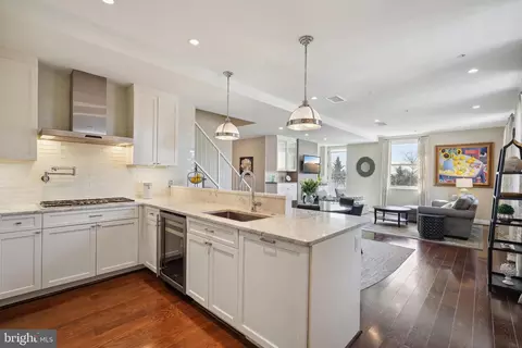 3052 R St NW #307, Washington, DC 20007