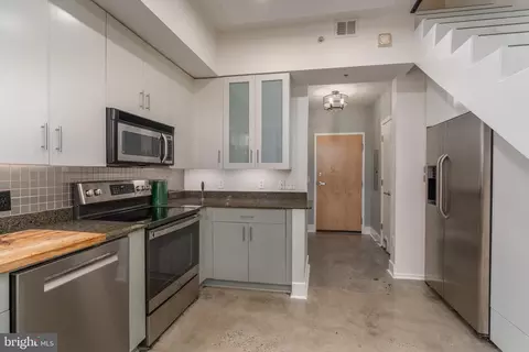 Kitchen - 910 M St NW #112, Washington, DC 20001 photo 3 of 4