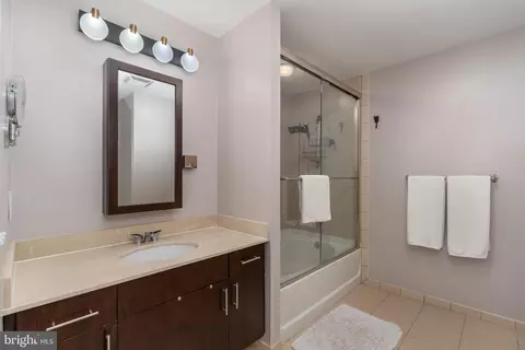 Bath - 910 M St NW #112, Washington, DC 20001 photo 2 of 3