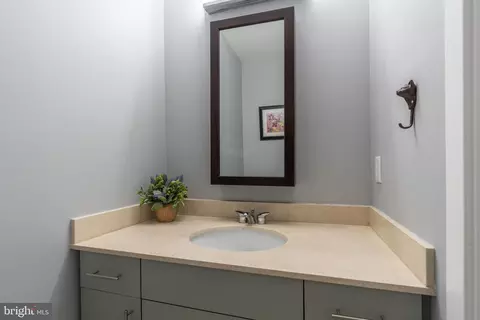 Bath - 910 M St NW #112, Washington, DC 20001 photo 1 of 3