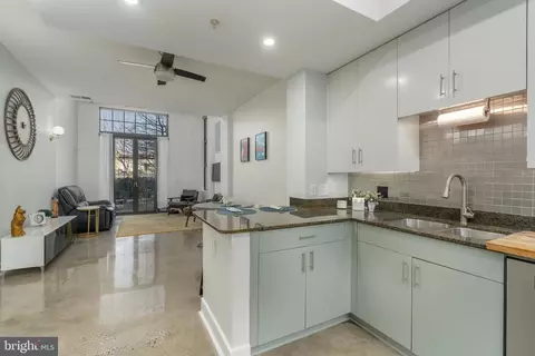 Kitchen - 910 M St NW #112, Washington, DC 20001 photo 1 of 4