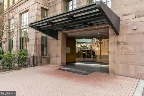 Exterior - 910 M St NW #112, Washington, DC 20001 photo 9 of 10
