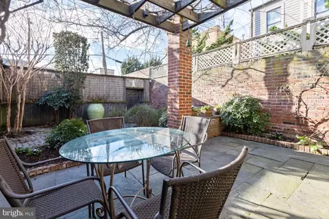 Exterior - 315 9th St SE, Washington, DC 20003 photo 5 of 8