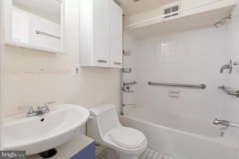 Bath - 315 9th St SE, Washington, DC 20003 photo 6 of 6