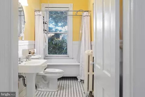 Bath - 315 9th St SE, Washington, DC 20003 photo 5 of 6