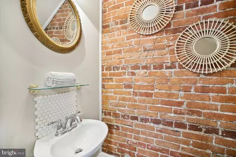 1115 C St SE, Washington, DC 20003 photo 7
