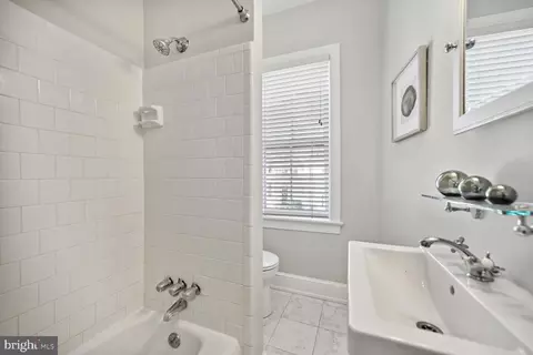 1115 C St SE, Washington, DC 20003 photo 13