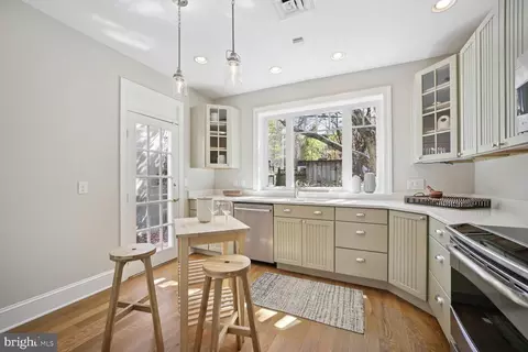 1115 C St SE, Washington, DC 20003 photo 9