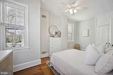 1115 C St SE, Washington, DC 20003 photo 12