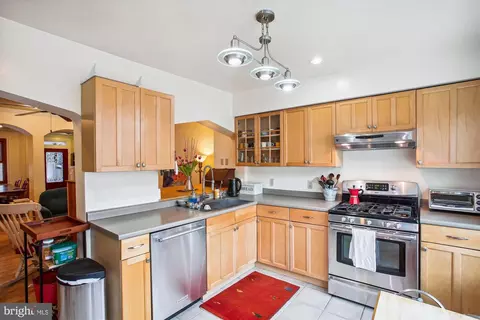 Kitchen - 522 23rd Pl NE, Washington, DC 20002 photo 2 of 3