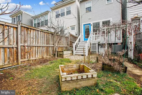 Exterior - 522 23rd Pl NE, Washington, DC 20002 photo 7 of 11