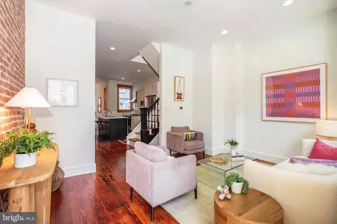 902 8th St NE, Washington, DC 20002 photo 3