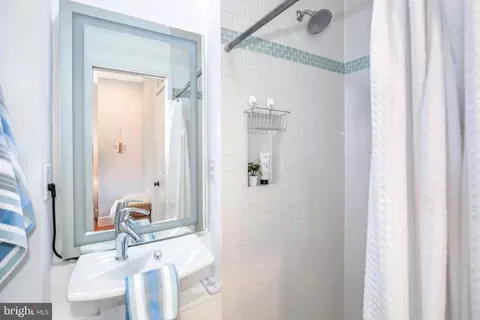 902 8th St NE, Washington, DC 20002 photo 21