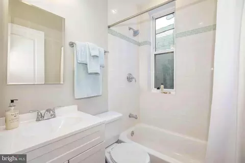902 8th St NE, Washington, DC 20002 photo 28